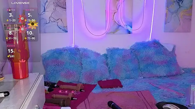 Snapshot of ManeSummers chatting on November 16, 6:24 pm ManeSummers online show from November 16, 6:24 pm