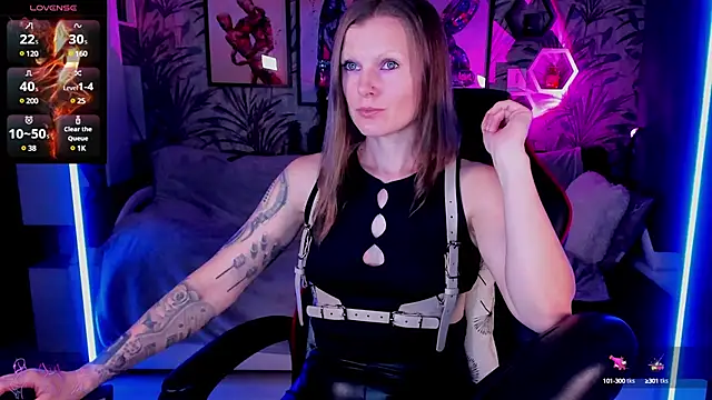 Snapshot of Devi_Evi chatting on February 6, 7:29 pm Devi Evi online show from February 6, 7:29 pm