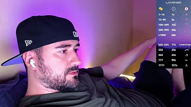 Snapshot of DominantTheo chatting on March 23, 3:54 am DominantTheo online show from March 23, 3:54 am