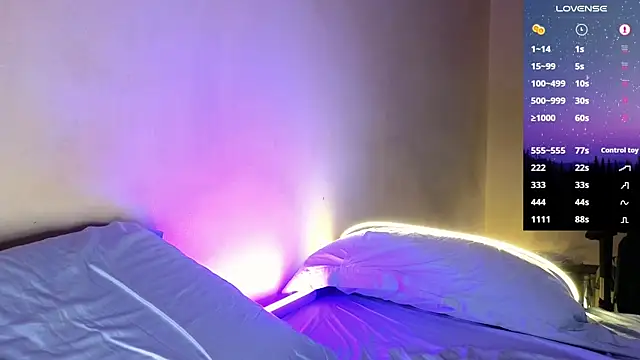 Snapshot of DominantTheo chatting on November 15, 4:10 am DominantTheo online show from November 15, 4:10 am