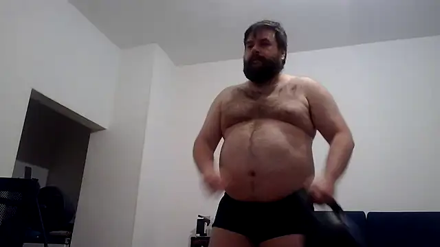 Snapshot of Superbearc89 chatting on April 17, 8:56 pm Superbearc89 online show from April 17, 8:56 pm