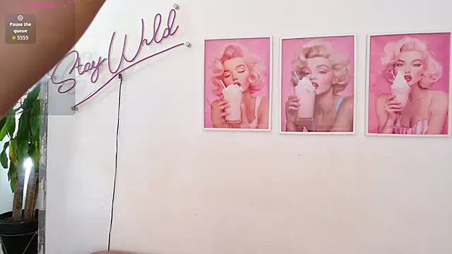 Snapshot of Adele_LatinLady chatting on June 20, 8:11 pm Adele LatinLady online show from June 20, 8:11 pm
