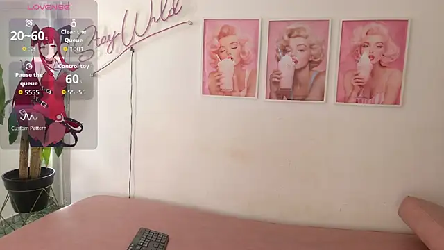 Snapshot of Adele_LatinLady chatting on July 29, 8:51 pm Adele LatinLady online show from July 29, 8:51 pm
