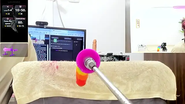 Paulina Davis  online show from January 15, 10:02 pm