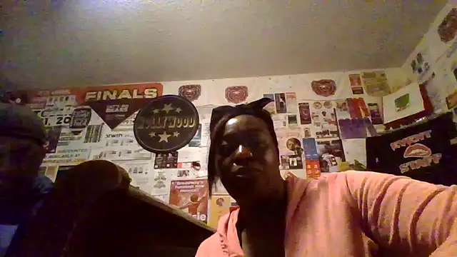 chocolateExplosion online show from March 10, 7:32 am