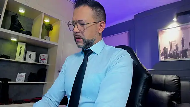 MrFrank tattoo online show from December 4, 12:36 pm