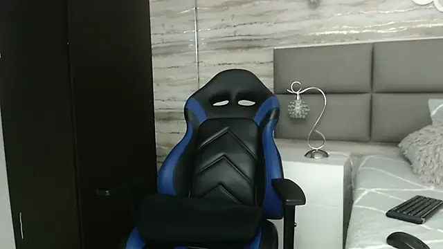 oliver  brown online show from January 15, 8:26 pm