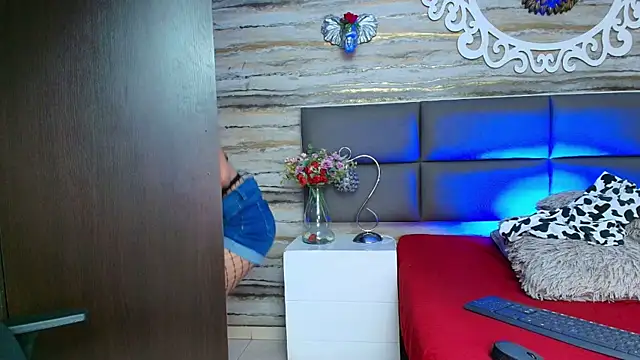 oliver  brown online show from March 13, 8:22 pm