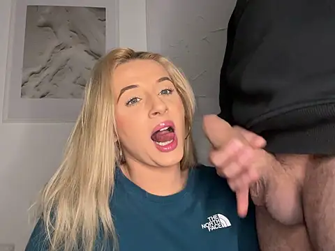 Strongqueen online show from March 21, 10:39 pm