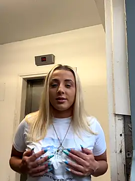 Strongqueen online show from September 20, 5:25 pm