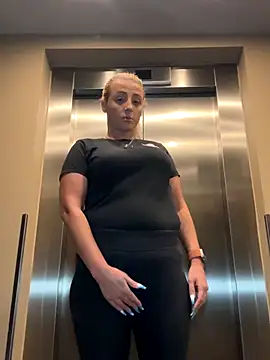 Strongqueen online show from September 25, 9:18 pm