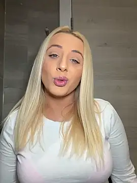 Strongqueen online show from October 24, 5:09 pm