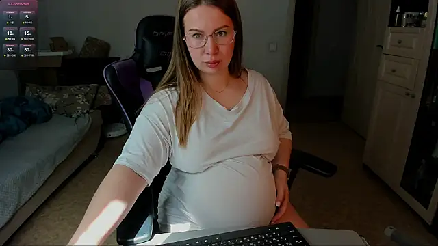 stella vestal online show from June 13, 3:59 am