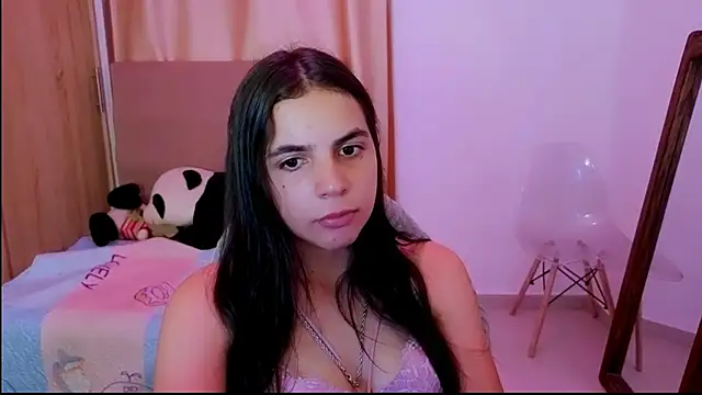 Snapshot of _elenna chatting on May 5, 5:54 pm elenna online show from May 5, 5:54 pm