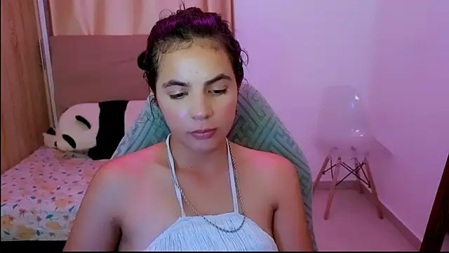 Snapshot of _elenna chatting on May 12, 5:54 pm elenna online show from May 12, 5:54 pm