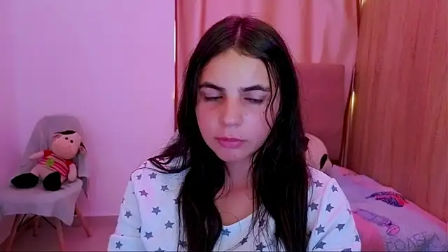 Snapshot of _elenna chatting on June 7, 5:38 pm elenna online show from June 7, 5:38 pm