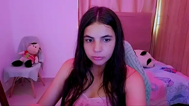 Snapshot of _elenna chatting on June 8, 5:46 pm elenna online show from June 8, 5:46 pm