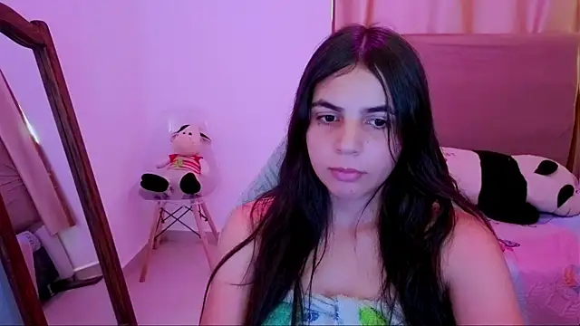 Snapshot of _elenna chatting on June 10, 5:56 pm elenna online show from June 10, 5:56 pm