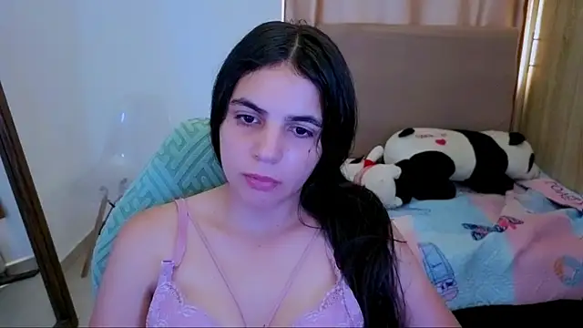 Snapshot of _elenna chatting on June 12, 6:07 pm elenna online show from June 12, 6:07 pm