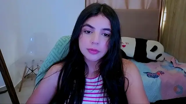 Snapshot of _elenna chatting on June 13, 5:44 pm elenna online show from June 13, 5:44 pm