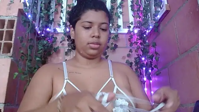 belindathompson online show from January 31, 8:01 pm