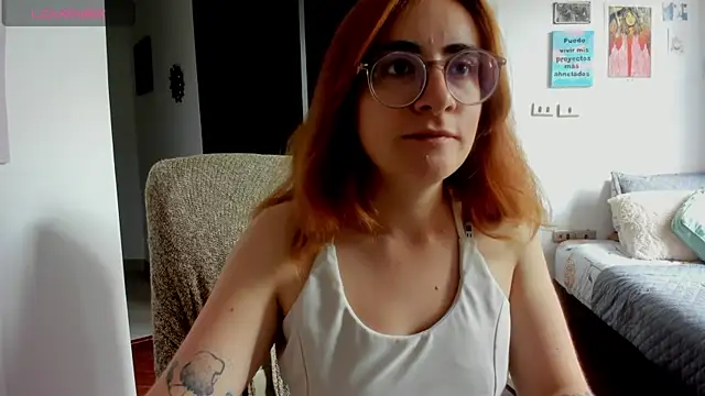 Snapshot of linda_giggle chatting on December 2, 2:19 pm linda giggle online show from December 2, 2:19 pm