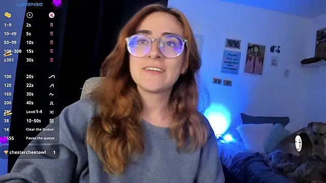 Snapshot of linda_giggle chatting on December 3, 2:36 am linda giggle online show from December 3, 2:36 am