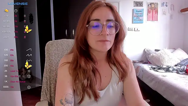 Snapshot of linda_giggle chatting on January 31, 9:48 pm linda giggle online show from January 31, 9:48 pm