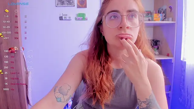 Snapshot of linda_giggle chatting on February 25, 4:53 pm linda giggle online show from February 25, 4:53 pm
