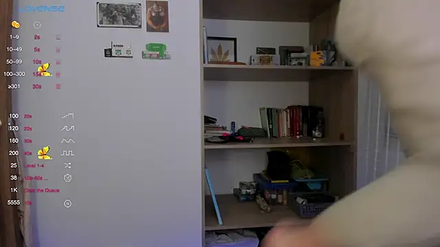 Snapshot of linda_giggle chatting on March 20, 12:30 am linda giggle online show from March 20, 12:30 am