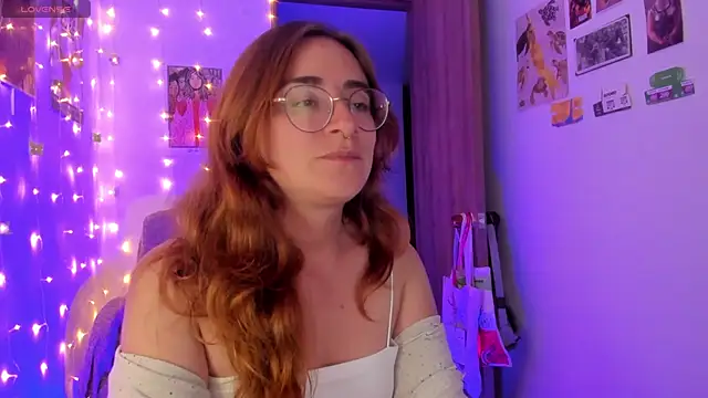 Snapshot of linda_giggle chatting on September 29, 10:58 pm linda giggle online show from September 29, 10:58 pm