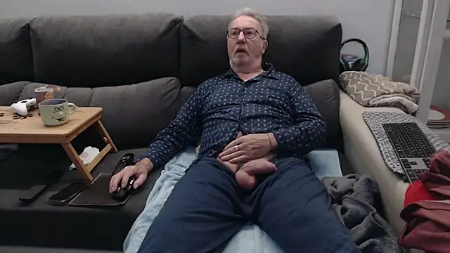 Nudelschwanz online show from March 13, 5:58 am