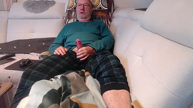 Snapshot of Nudelschwanz chatting on May 18, 4:07 am Nudelschwanz online show from May 18, 4:07 am