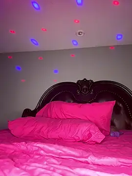 Snapshot of ThickAssRena chatting on November 30, 12:36 am ThickAssRena online show from November 30, 12:36 am