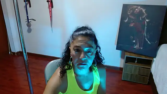 Anitta muscle online show from January 15, 8:23 pm