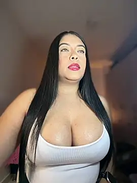 Snapshot of cami_ortiz__ chatting on May 9, 5:01 am cami ortiz online show from May 9, 5:01 am