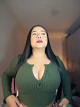 Snapshot of cami_ortiz__ chatting on May 15, 5:36 am cami ortiz online show from May 15, 5:36 am