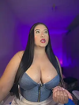 Snapshot of cami_ortiz__ chatting on May 29, 5:05 am cami ortiz online show from May 29, 5:05 am