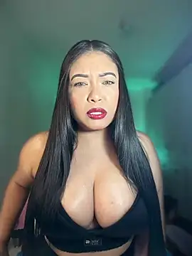 Snapshot of cami_ortiz__ chatting on June 12, 5:06 am cami ortiz online show from June 12, 5:06 am
