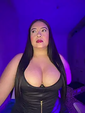Snapshot of cami_ortiz__ chatting on July 15, 3:23 am cami ortiz online show from July 15, 3:23 am