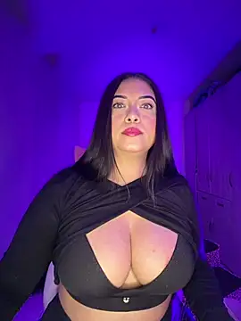 Snapshot of cami_ortiz__ chatting on July 18, 5:11 am cami ortiz online show from July 18, 5:11 am