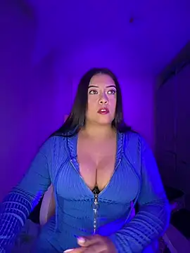 Snapshot of cami_ortiz__ chatting on July 23, 5:38 am cami ortiz online show from July 23, 5:38 am