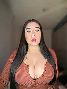 Snapshot of cami_ortiz__ chatting on July 25, 5:05 am cami ortiz online show from July 25, 5:05 am