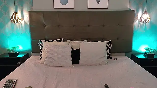 Snapshot of Madisonsmiith chatting on October 28, 8:33 pm Madisonsmiith online show from October 28, 8:33 pm