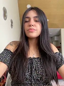 DaphneUwu online show from March 13, 2:55 pm