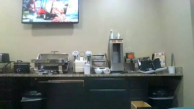 Snapshot of Hornybbw1978 chatting on February 4, 8:02 am Hornybbw1978 online show from February 4, 8:02 am