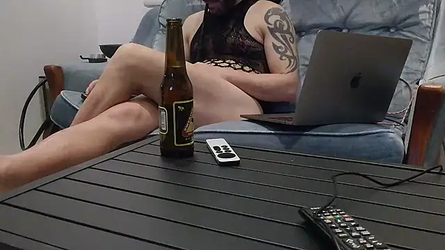 samlove1985 online show from May 10, 9:42 pm