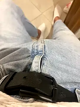 Snapshot of amyalaruz34ist chatting on November 4, 1:10 pm amyalaruz34ist online show from November 4, 1:10 pm