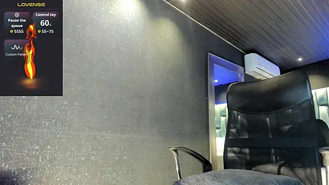 Snapshot of MarkWalker__ chatting on June 16, 9:56 am MarkWalker online show from June 16, 9:56 am