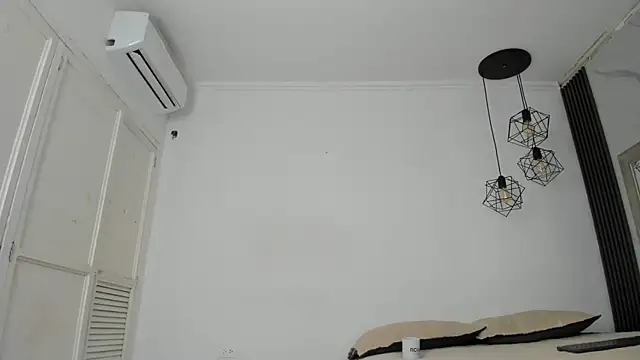 Snapshot of kristyl_paez chatting on May 6, 7:41 pm kristyl paez online show from May 6, 7:41 pm